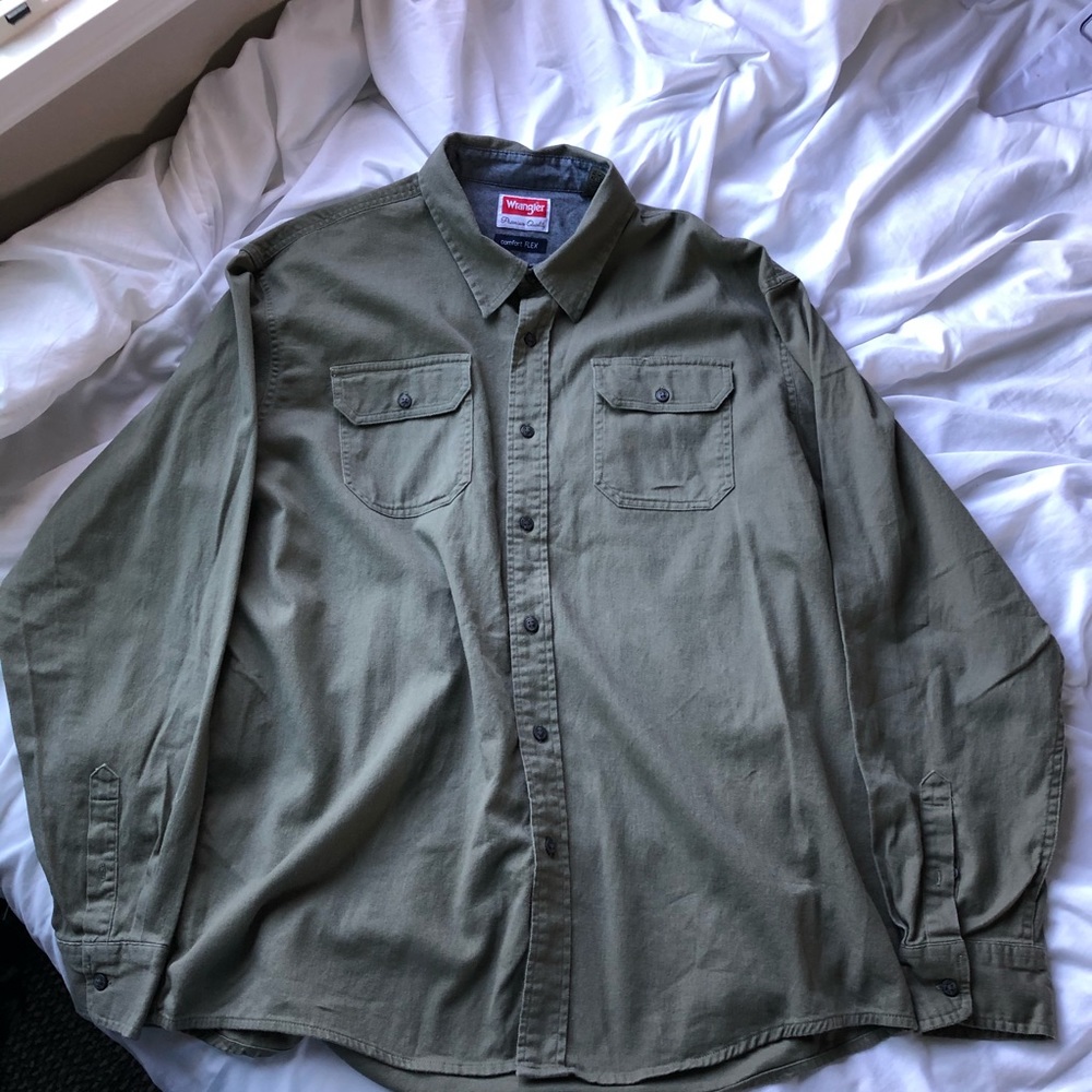 Wrangler Long-Sleeve Button Down